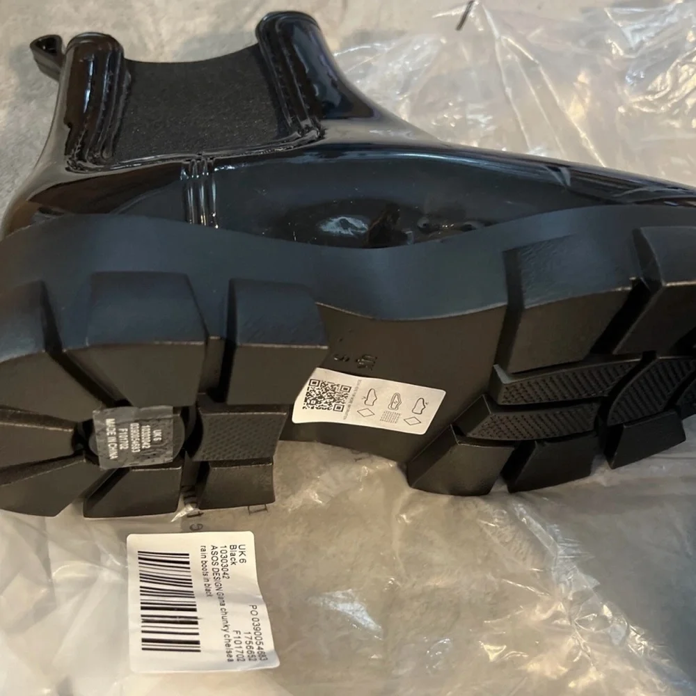 ASOS black chunky rain boot new size 8